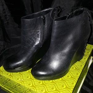 Gianni Bini Corsette Women's  Wedge  Ankle Boots